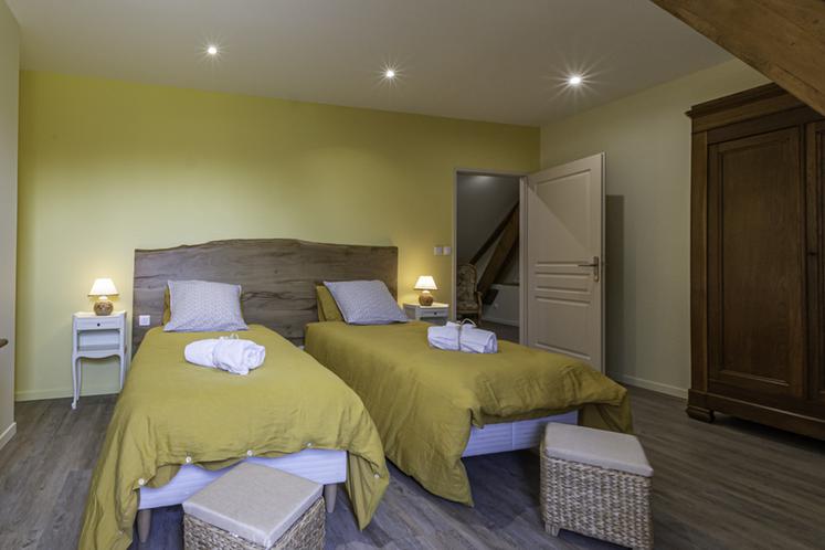 Le gîte est composé de cinq chambres, ajustables pour certaines en deux lits simples ou lit doubles.