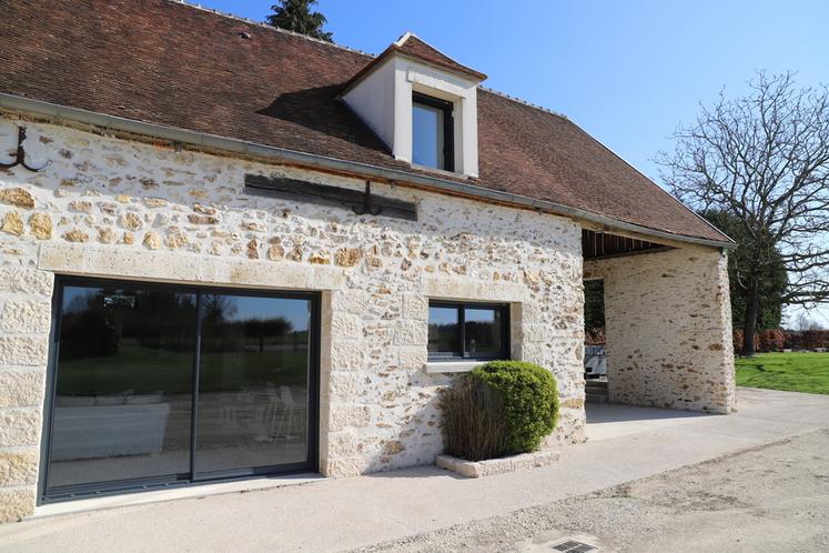 Plus qu'un simple accueil, le gîte et ses propriétaires proposent une expérience de vie à la ferme. 