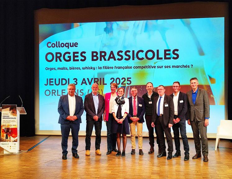 De gauche à droite, Éric Thirouin, président de l'AGPB, François Jacques, secrétaire général d'Arvalis, Magali Filhue, déléguée générale de Brasseurs de France, Mélanie Franche, ingénieure chez Arvalis et animatrice de la filière Orges brassicoles, Philippe Dubief, président de la filière orges brassicoles pour Arvalis et l'AGPB, Jérôme Fabre, directeur de la région Est d'Arvalis, Benoît Piétrement, président d'Intercéréales, Jean-Philippe Jélu, président de Malteurs de France ...