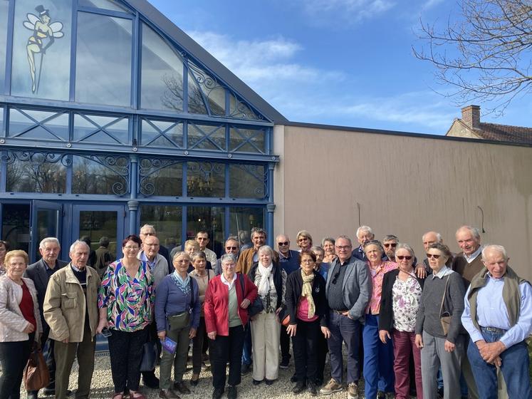 Jeudi 3 avril, à Charny-Orée-de-Puisaye. Journée cabaret pour le groupe d'anciens exploitants.