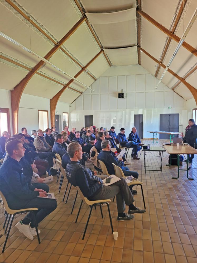 Nonville, mardi 18 mars. Les adhérents sont venus nombreux pour comprendre les mesures de la loi de finances 2025.