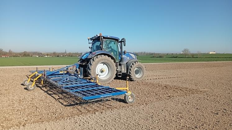 10 à 15 mm d'eau en septembre tous les quinze jours permettent de valoriser au mieux le travail d’un faux-semis en favorisant la levée des adventices. 