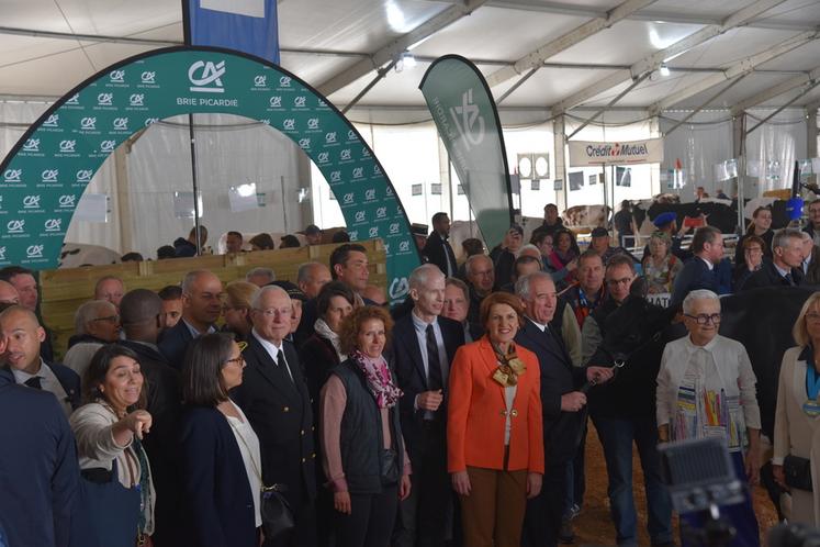 Sur le podium du ring dédié aux concours des animaux d'élevage tout au long du week-end. Les résultats seront détaillés dans une prochaine édition. 