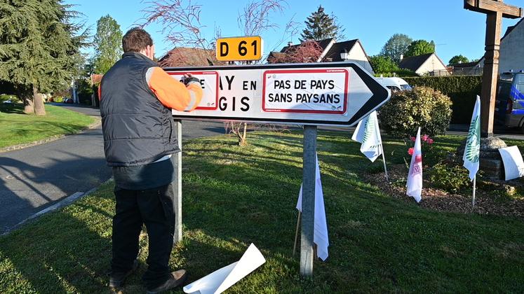 Les agriculteurs n'ont pas apprécié d'être écartés de la visite ministérielle à l'OFB.