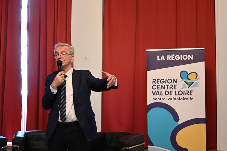 Jeudi 20 mars, à Blois. François Bonneau, président du conseil régional, a participé à la conférence sur le sujet de l'alimentation locale lors d'une rencontre régionale.
