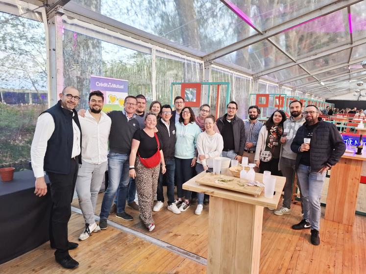 En soirée, les administrateurs ont profité d'un espace privilégié au cœur du festival et ont assisté aux différents concerts proposés. 