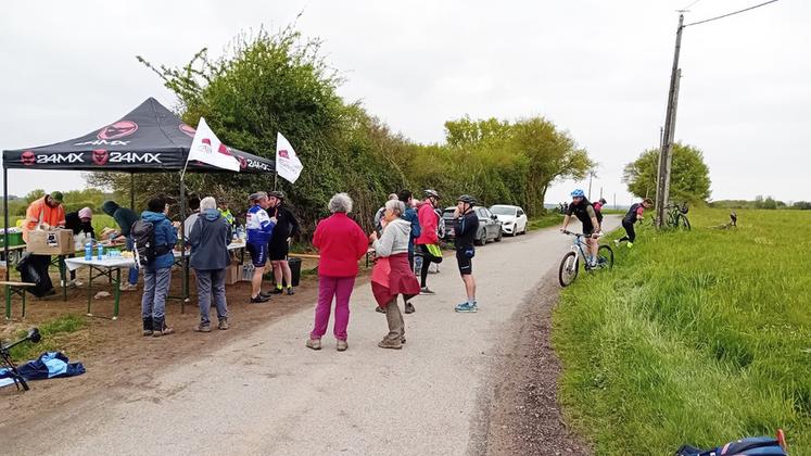 Dimanche 13 avril, à Châtillon-sur-Loire. Près de 250 concurrents ont pris le départ de la randonnée des JA. 