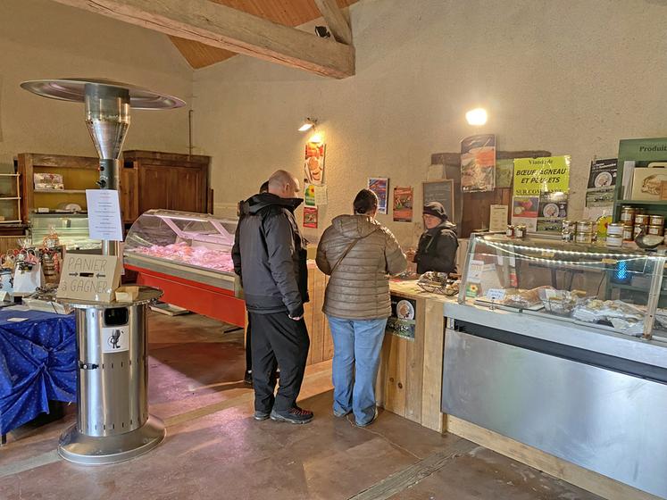 Samedi 19 et dimanche 20 avril, à Chémery. Lors des portes ouvertes de la Ferme de la Faubonnière, la majorité des visiteurs venus pour le Printemps à la ferme sont repartis avec des produits transformés sur l'exploitation. 