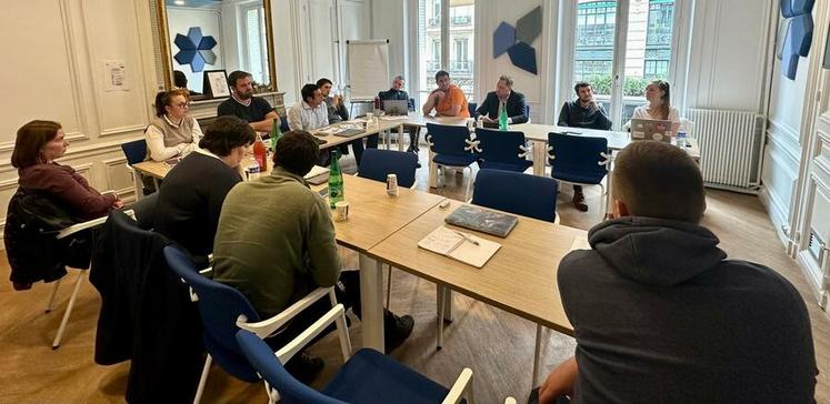 Mardi 15 avril, à Paris. Les JA région Île-de-France ont tenu leur assemblée générale, présidée par Clément Torpier.