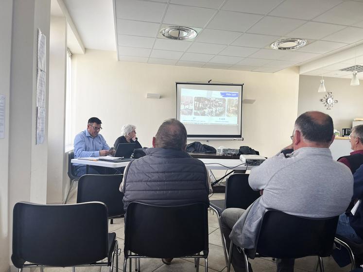 Jeudi 24 avril, à La Cour-Marigny. L'assemblée des sections d'Alysé s'est déroulée sous la présidence de Nicolas Michaud.