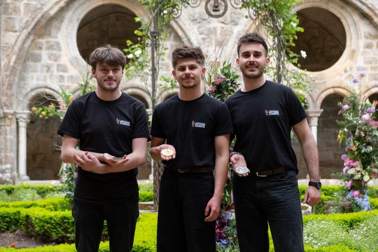 Dimanche 27 avril, à Fontfroide (Aude). L'Orléanais Guillaume Lecas (au c.) s'est illustré lors de la compétition nationale de l’Oscar des jeunes fleuristes.