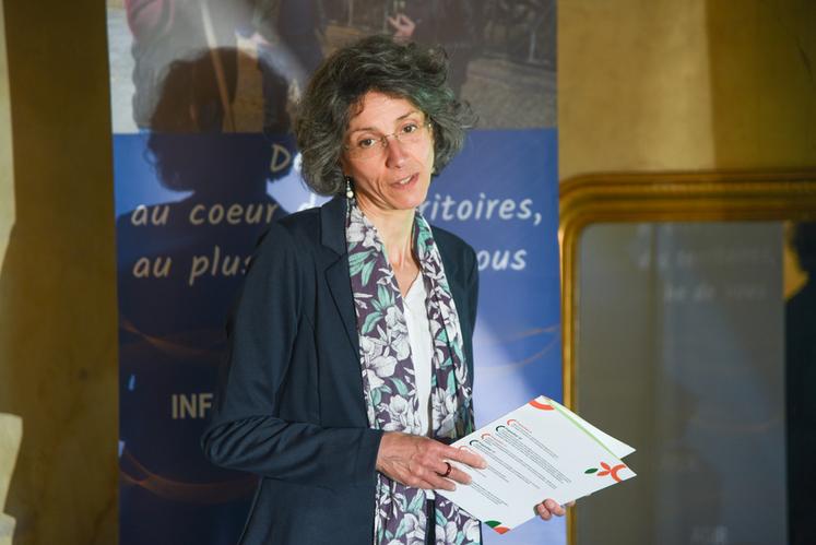 La sous-directrice de la MSA BCL, Lise Janneau, a présenté le livre blanc sur les femmes en agriculture.