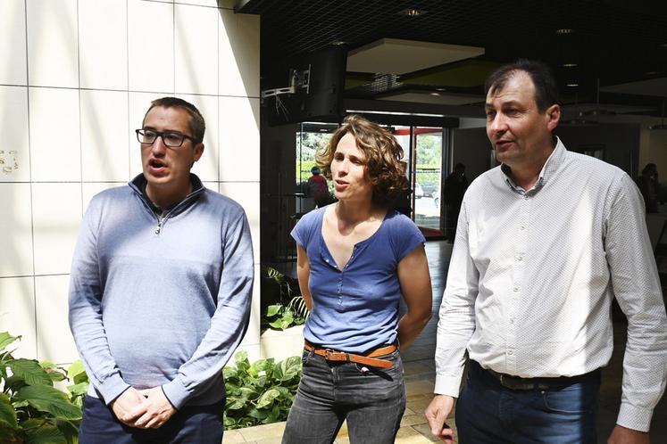 Mercredi 30 avril, à Blois. Édouard Legras, Élise Guellier et Arnaud Bessé (de g. à d.) ont tenu une conférence de presse à la suite de la session Chambre élective.