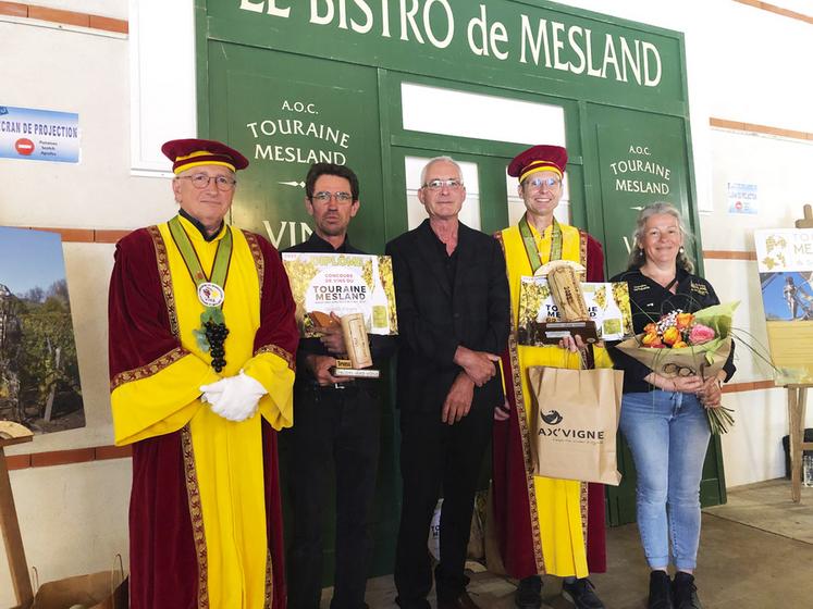 Samedi 4 et dimanche 5 mai, à Veuzain-sur-Loire. Une remise des prix a eu lieu lors du Salon des vins de Touraine-Mesland.