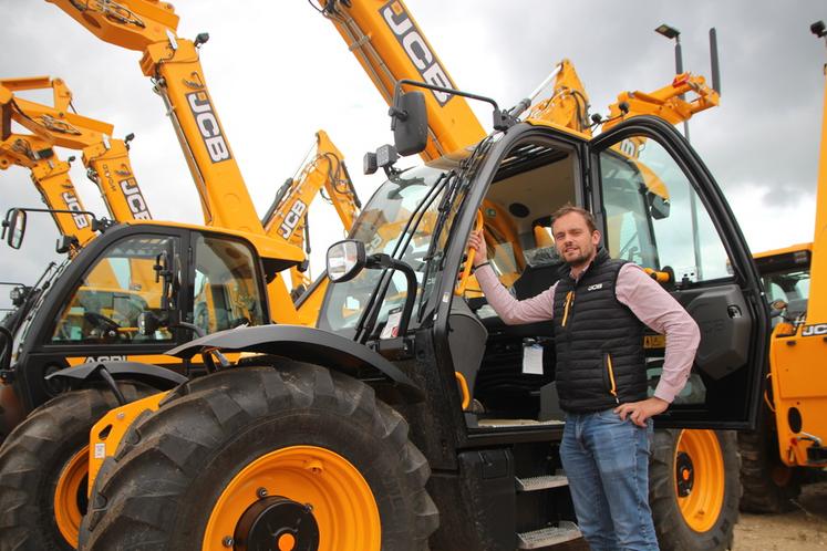 Kevin Drouet, responsable des ventes chez Axyom – JCB. 