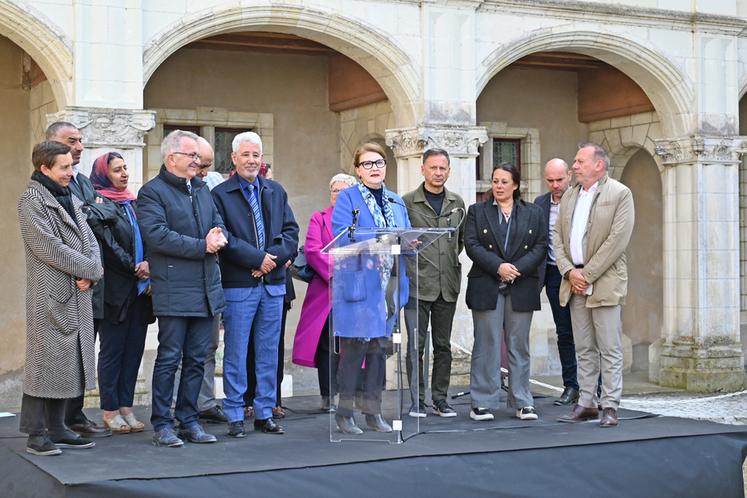 Mercredi 7 mai, à Chaumont-sur-Loire. Chantal Colleu-Dumond, directrice du Domaine national de Chaumont-sur-Loire, a pris la parole durant l'inauguration du Festival international des jardins, en présence d'élus locaux.