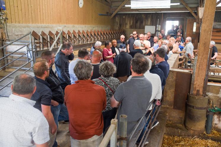 Vendredi 16 mai, à Frétigny. Les membres du comice ont découvert l'exploitation d'Olivia Derbecq, Capri Perche, qui produit d'excellents fromages de chèvre.