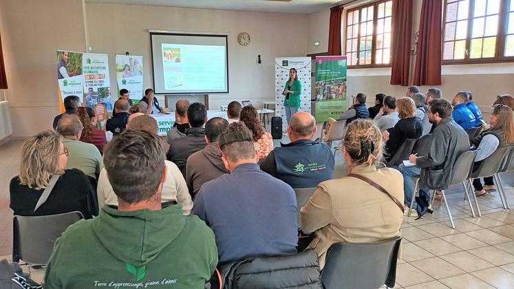 Jeudi 15 mai, à Beauchamps-sur-Huillard. Les différentes interventions ont été appréciées par les participants. 