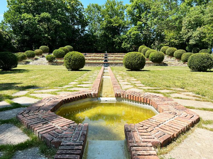 Protégé au titre des Monuments historiques et entièrement restauré en 2023, le parc Boussard, à Lardy, a reçu en 2024 le label Jardin remarquable.