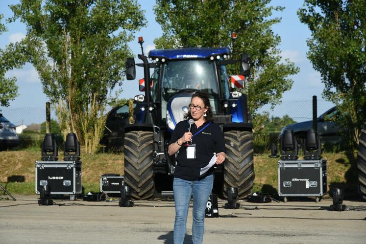 Anne-Lise Méthivier, directrice générale du groupe, en cheffe de cérémonie. 