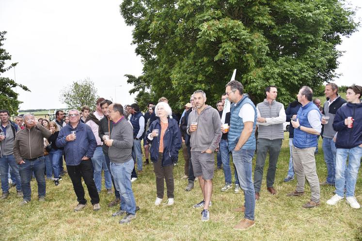 Un moment de convivialité à Moissy-Cramayel, dernière étape de cette journée de mobilisation.