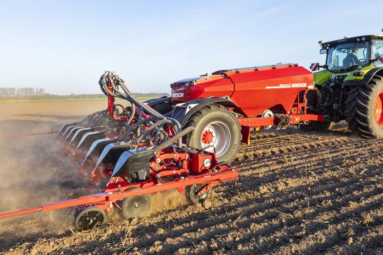 Les monograines Horsch Maestro AirVac (RV) disposent de distributions fonctionnant par dépression, tandis que les doseurs des Maestro AirSpeed (RX) sélectionnent les graines par pression d’air.