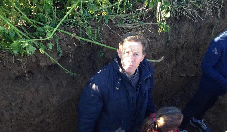 Olivier Tassel, agriculteur en Seine-Maritime, est président du GIEE Sol en Caux qui compare depuis plusieurs années les semoirs à disques et à dents.