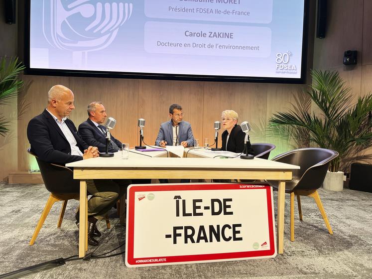 Lundi 2 juin, à Louveciennes (Yvelines). Lors de l'AG de la FDSEA Île-de-France, une table ronde a notamment permis de revenir sur les actions syndicales récentes et à venir, avec (de g. à d.) Arnaud Rousseau, président de la FNSEA, Guillaume Moret, président de la FDSEA, Pascal Berthelot, animateur de Radio plaine, et Carole Zakine, docteure en droit de l'environnement.