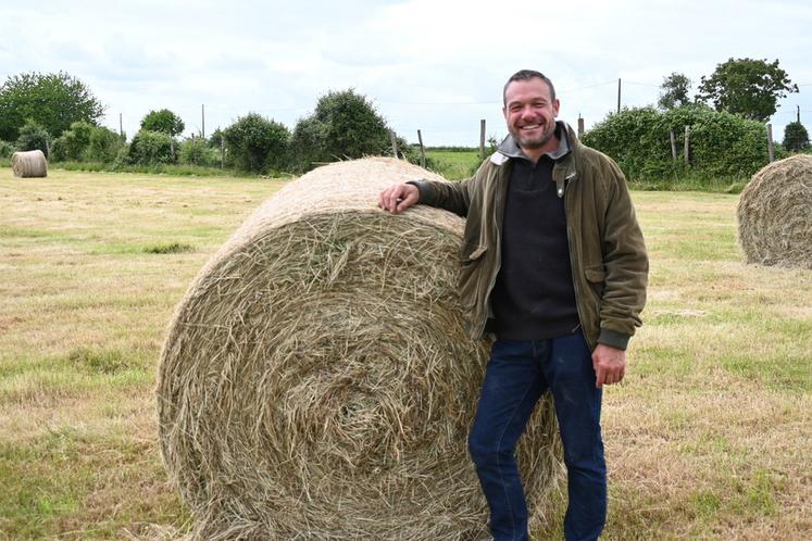 Michael Fresnay est cogérant de la Ferme de l'étang avec sa femme Cathy. Ils élèvent ensemble un élevage de cervidés.