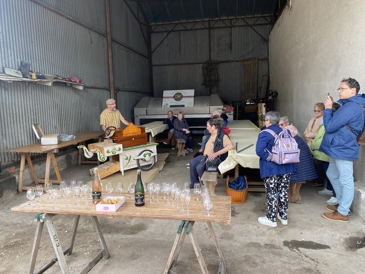 Samedi 7 juin midi, l'artiste loir-et-chérien Reno est venu jouer de l'orgue de barbarie durant l'apéritif et le repas au sein du domaine. Il a entonné des rythmes connus pour le plus grand plaisir des visiteurs.