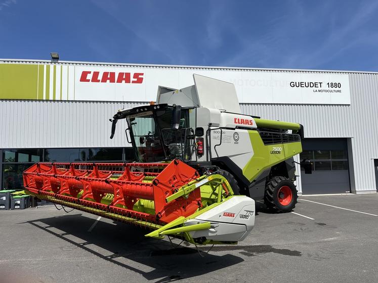 La moissonneuse-batteuse Claas Lexion 7500 représente la vente phare de la concession Claas à Ocquerre (Seine-et-Marne).