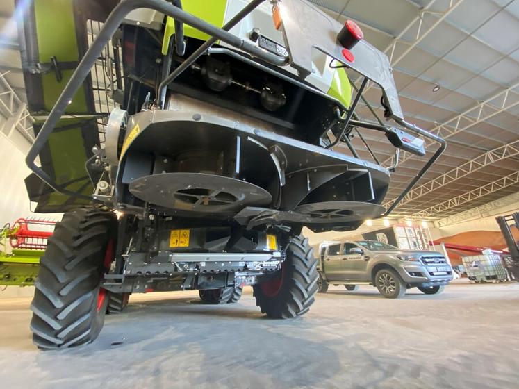 Le SCU peut être raccordé sur différentes machines (ici une Claas Lexion 8800), mais pas toutes…