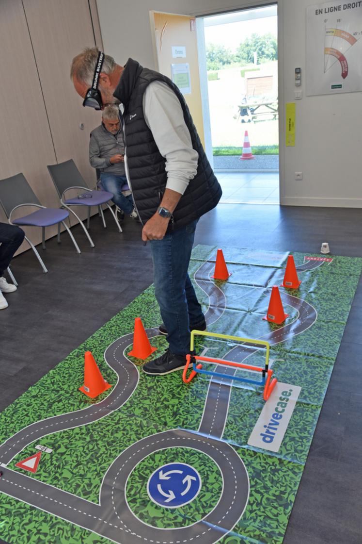 L'effet des lunettes de simulation d'alcoolémie ou cannabis incite les conducteurs à réfléchir.