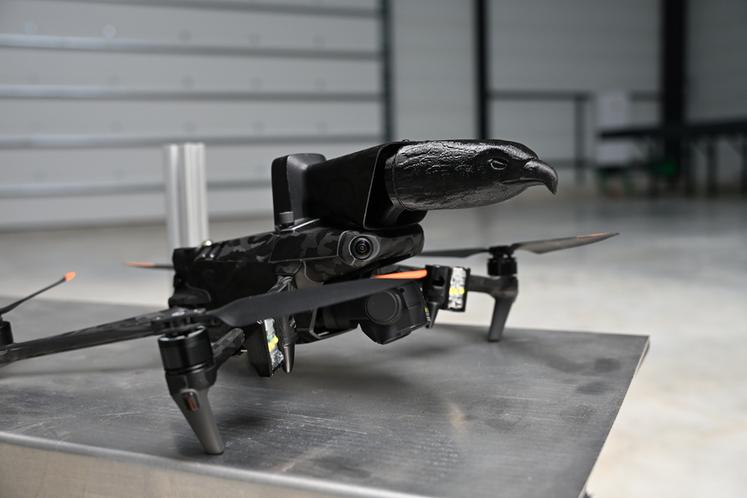 Agri-structures s'est associé au spécialiste du drone professionnel Abot. Les drones de la marque DJI sont équipés d'un kit d'effarouchage. 
