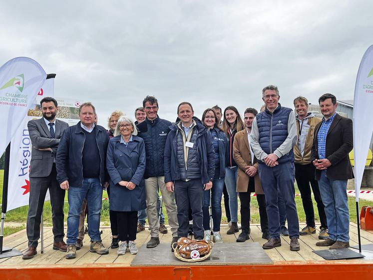 Nanteau-sur-Essonne (Seine-et-Marne), mardi 27 mai. Les acteurs de la nouvelle filière sont réunis pour la signature de la charte d'engagement.