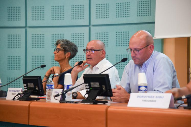 Jeudi 19 juin, à Chartres. Bertrand Le Bris (au c.) a présidé l'assemblée générale annuelle d'Accompagnement stratégie Eure-et-Loir.