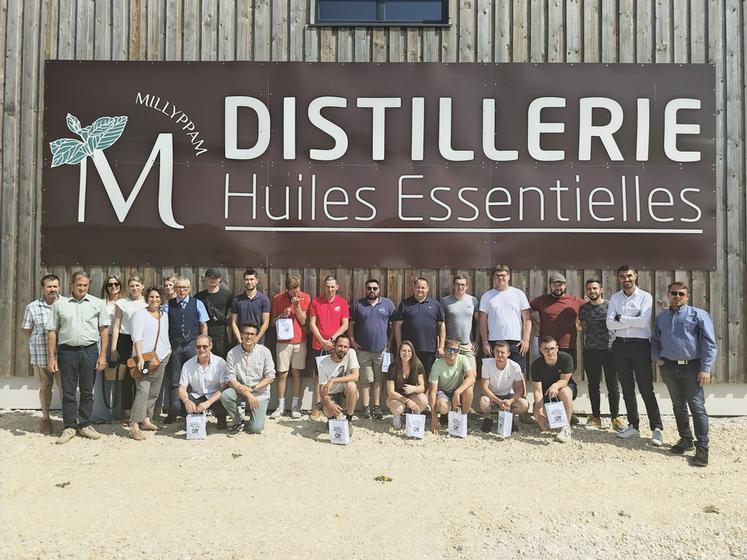 Milly-la-Forêt (Essonne), vendredi 13 juin. La distillerie MillyPPAM a servi d'exemple pour les échanges sur la diversification.