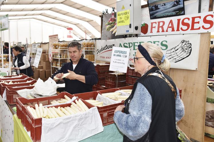 Pascal herbin sur son stand à la Foire de Coulommiers en avril dernier.