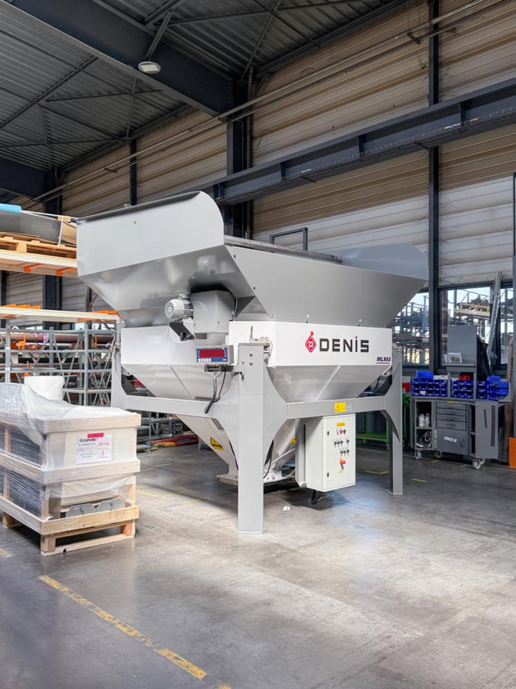 La société Denis propose désormais des outils pour les engrais, comme cette mélangeuse MLX 65 d'une capacité de 5,5 m3.