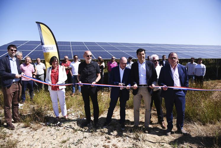 Jeudi 3 juillet, à Saint-Cyr-en-Val. L'entreprise Génréale du solaire a inauguré son parc photovoltaïque occupant une surface de 34 hectares. Il s'agit du deuxième plus grand parc solaire du Loiret.