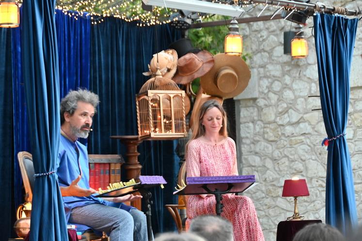 Samedi 5 juillet, à Chaumont-sur-Loire. Jusqu'au 30 août, des lectures de contes se déroulent chaque vendredi et samedi soirs au sein du Domaine de Chaumont.