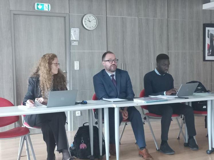 Mardi 8 juillet, à Chartres. Les représentants de la FNSEA 28 et de JA 28 ont rencontré le conseiller agricole du Premier ministre pour lui exposer les difficultés de l’agriculture eurélienne et défendre leur vision face aux enjeux actuels.