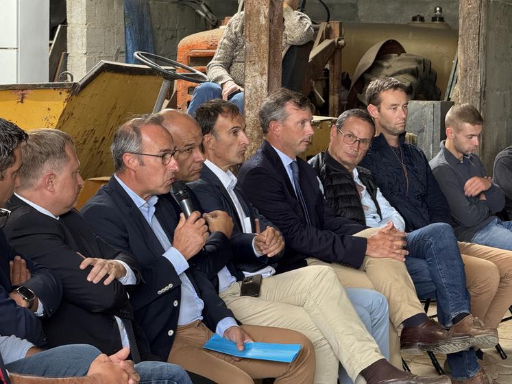 La profession agricole a pu échanger avec les ministres durant près d'une heure.