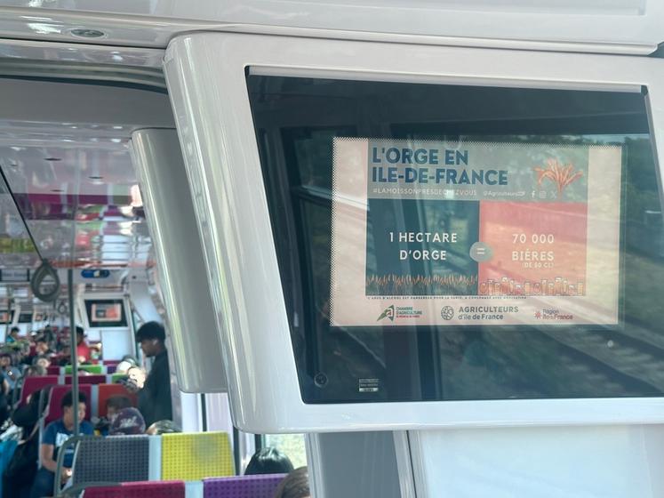 Dans le cadre d'une campagne de communication, un film et des visuels sur la moisson ont été diffusés dans les Transiliens.