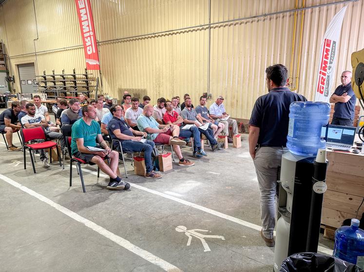 Le 17 juin, à Toury. Les sessions de formation proposées se déroulent avec une partie théorique en salle suivie d'ateliers autour des machines.