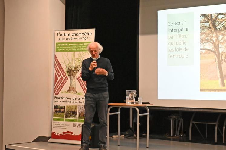 Ernst Zurcher est intervenu sur le sujet des trognes, vendredi 25 avril dernier, au sein de l'auditorium du lycée agricole de Vendôme. 
