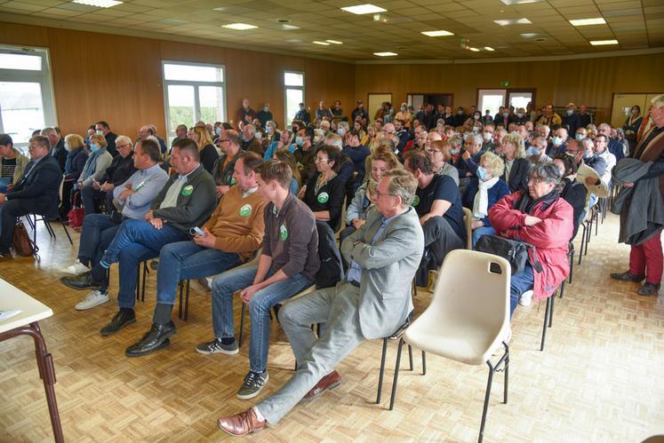 Une réunion publique a été organisée sous l'égide de la préfecture en avril 2022 pour permettre à la Cabbep de répondre aux questions posées par son projet de méthanisation.