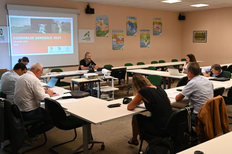 Le Centre conseil élevage Centre-Val de Loire a tenu son assemblée générale, mardi 29 juillet, avec l'élection d'un nouveau président, Axel Masson, éleveur à Langon-sur-Cher et élu chambre d'Agriculture de Loir-et-Cher.