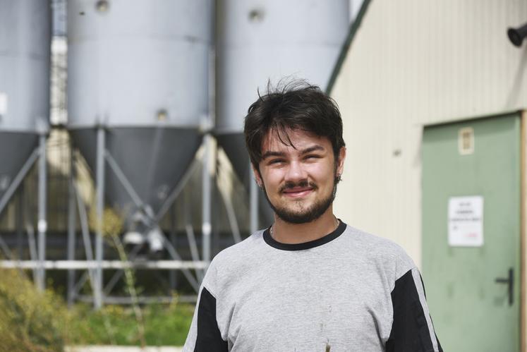 Lorian Morin, 21 ans, mise sur la granulation pour innover en agriculture.