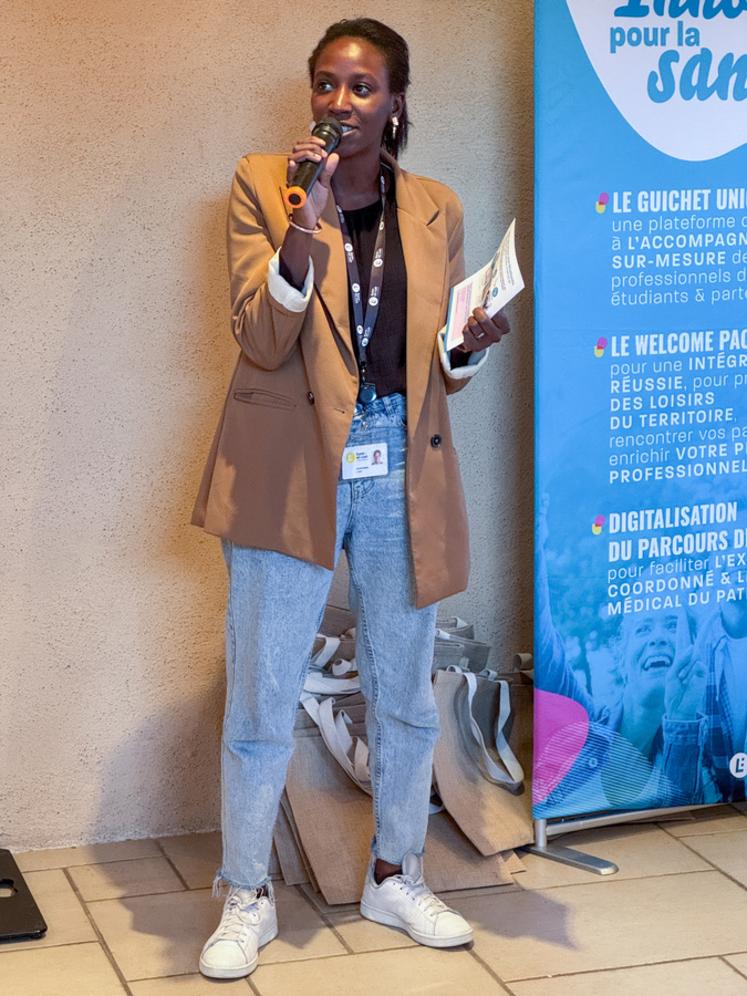 Les étudiants vétérinaires peuvent bénéficier de l'aide du Département, représenté par Soukouna Louty, pour leurs stages.